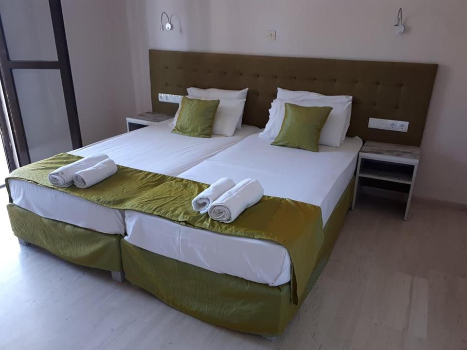 Blue Waves Corfu Aparthotel Kavos Exterior photo