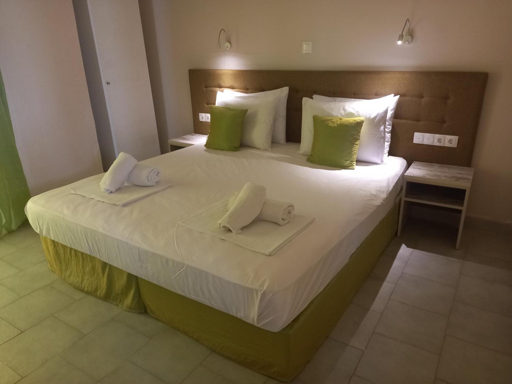 Blue Waves Corfu Aparthotel Kavos Exterior photo