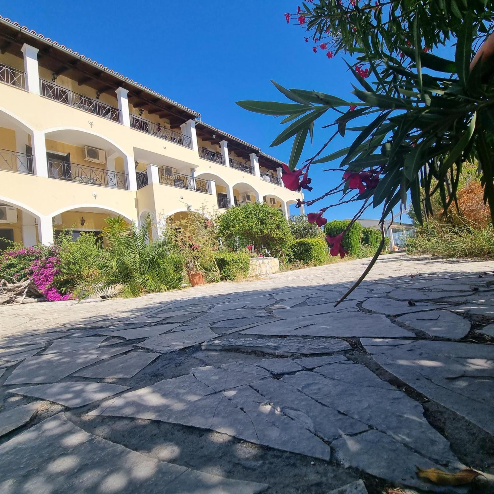 Blue Waves Corfu Aparthotel Kavos Exterior photo