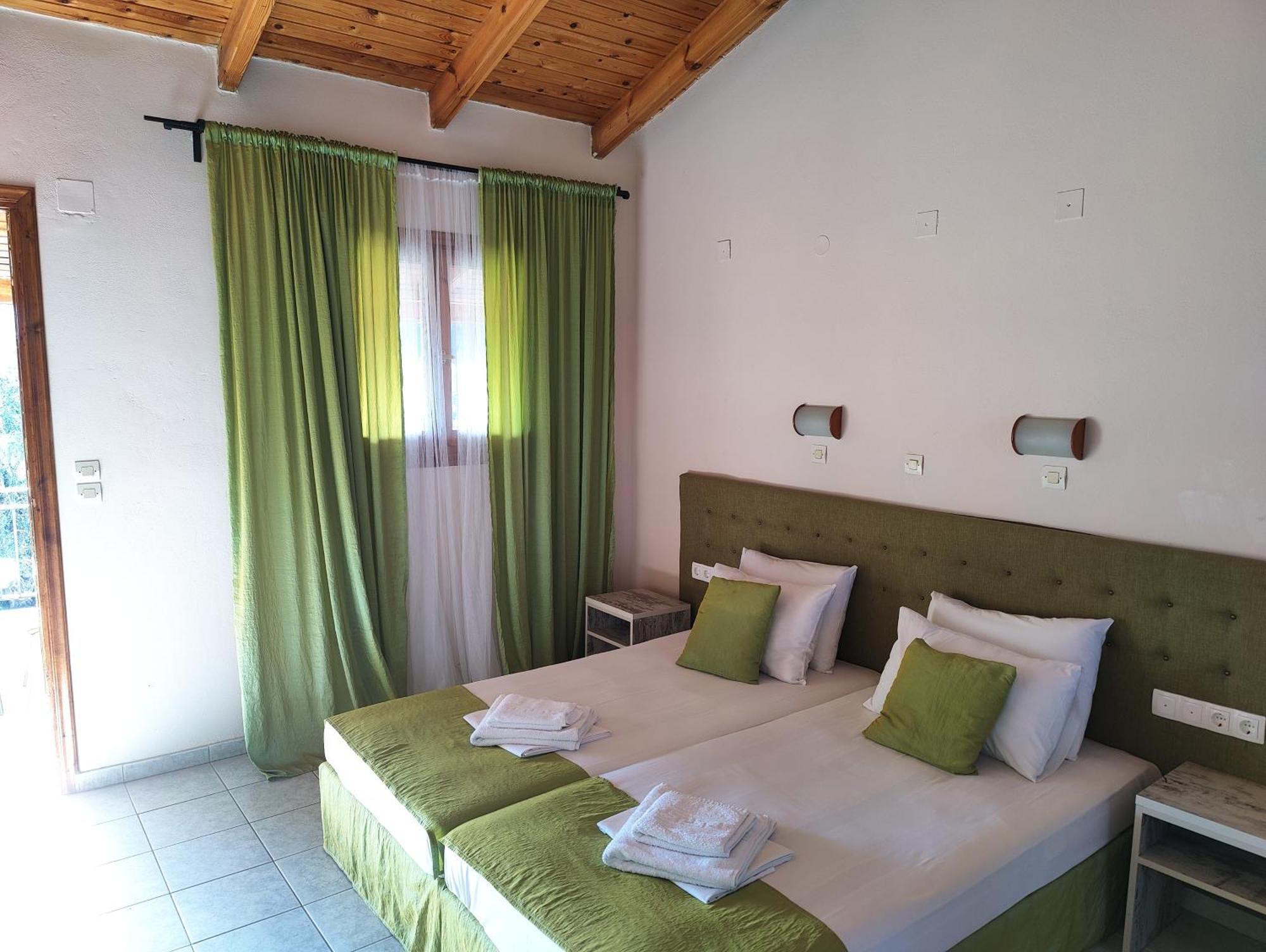Blue Waves Corfu Aparthotel Kavos Exterior photo